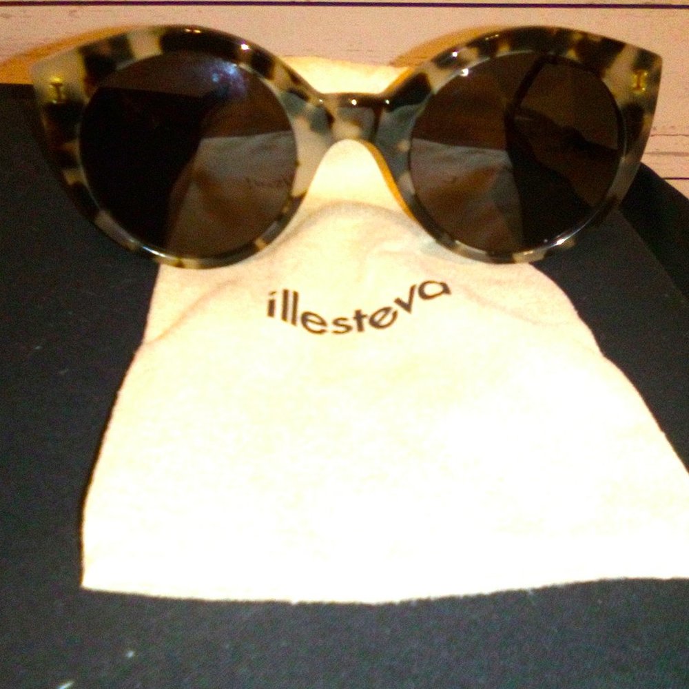 Ille Steva Palm Beach Tortoise Glasses Gray/White